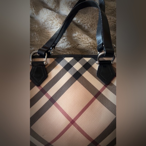 Burberry | Nova Check Nikki Large Tan and Black Checkered Women's Tote Bag - Picture 5 of 16